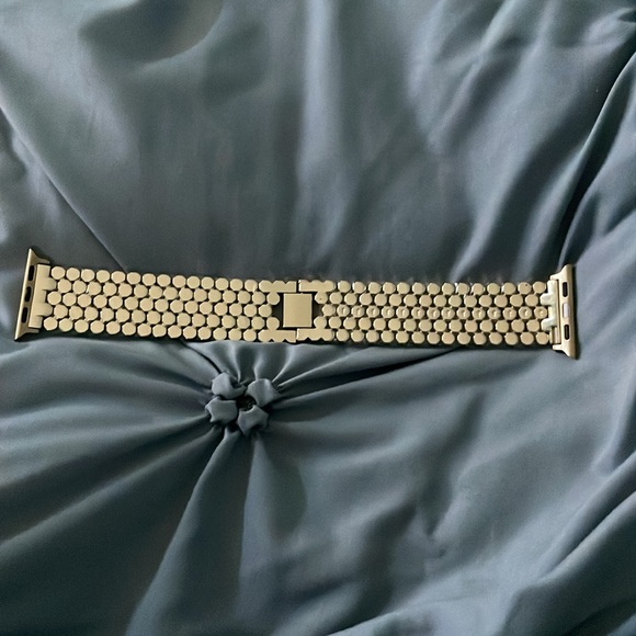 Gold honey comb Apple Watch band - Picture 2 of 3